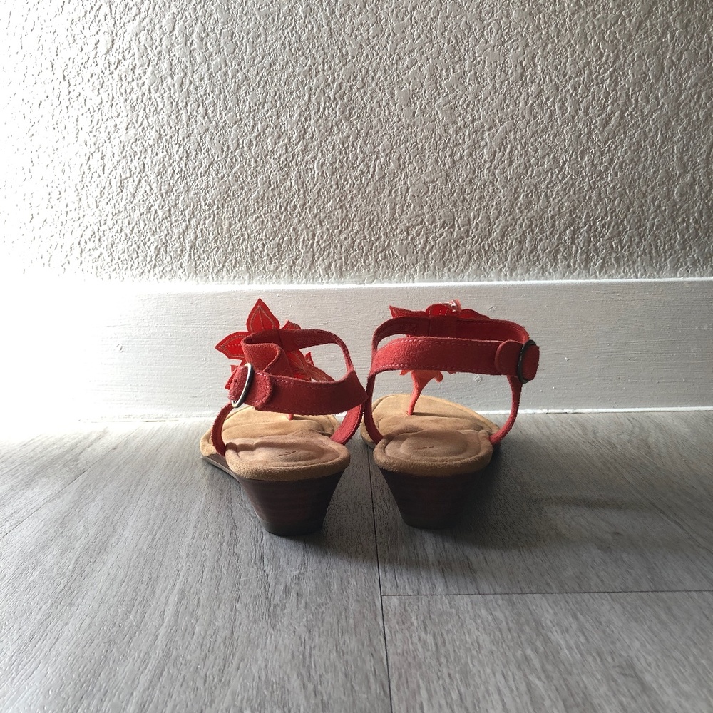 Koolaburra by UGG Women's Arely Heeled Sandal (Worn ONCE!) - Picture 5 of 6